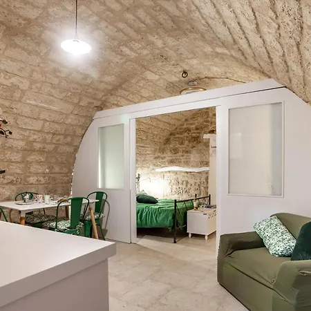 Guesthost - La Pergola In The Heart Of Apartament Bari